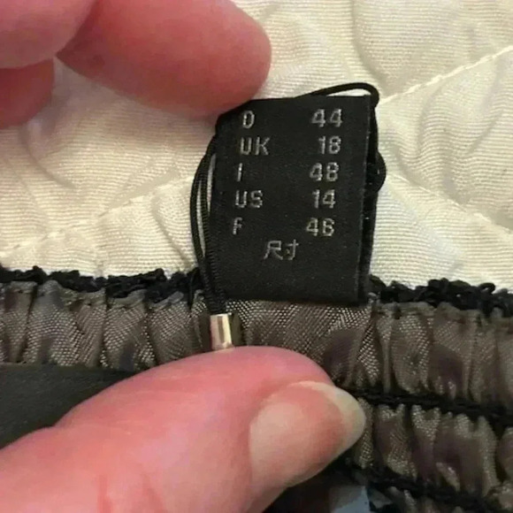 Black Lace Esprit  Dress, V-Neck with Ruching Around Waist - Picture 10 of 14